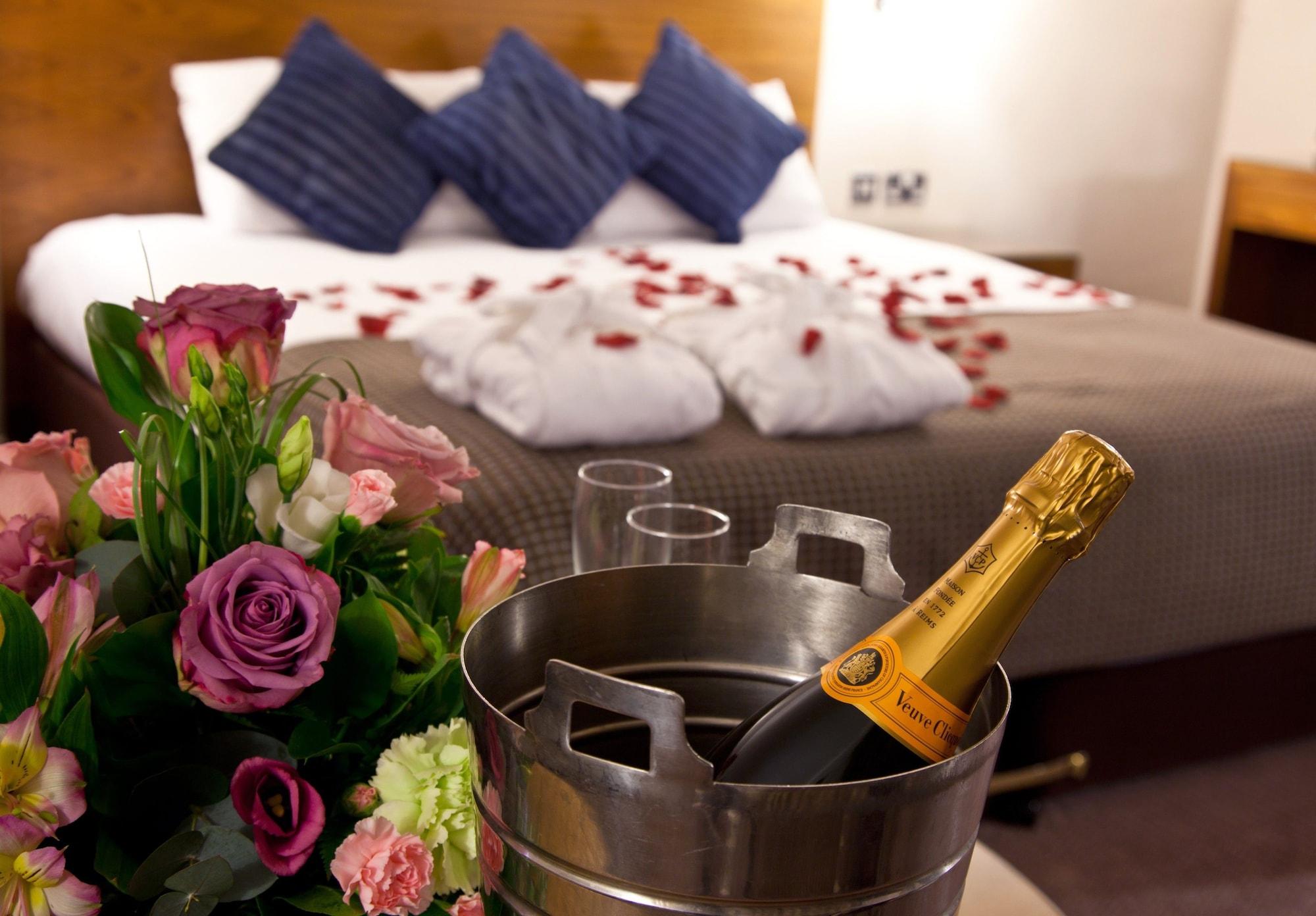 London Aerodrome Hotel, Bw Signature Collection 4* Croydon