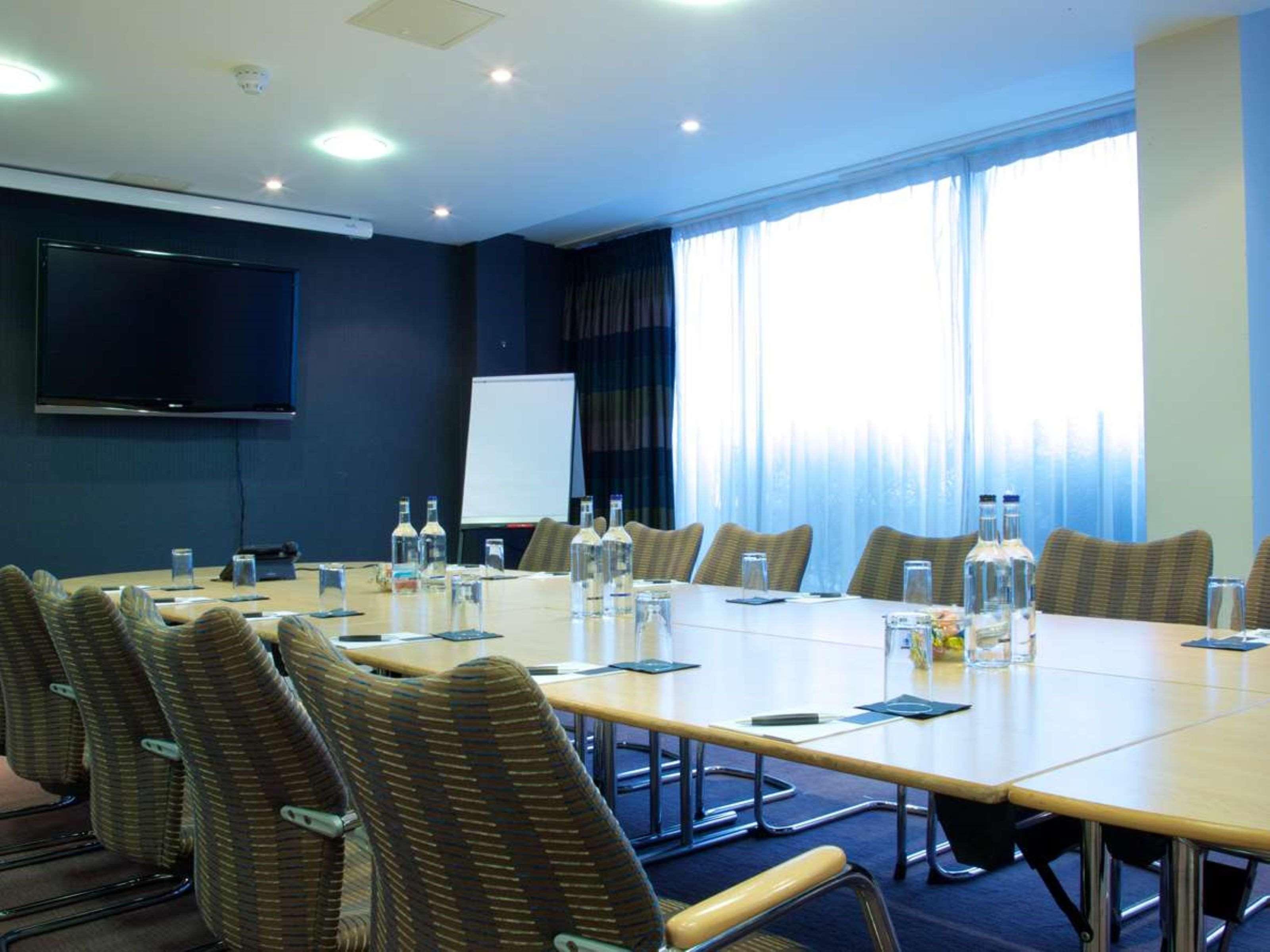 London Aerodrome Hotel, Bw Signature Collection Hotel