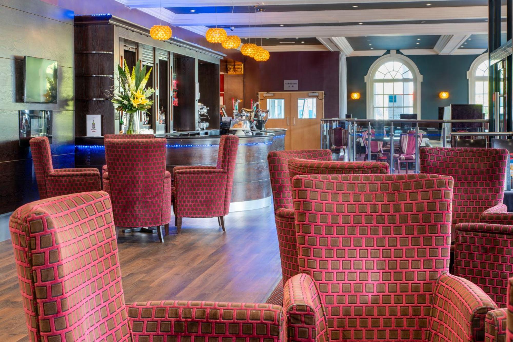 London Aerodrome Hotel, Bw Signature Collection Hotel 4*