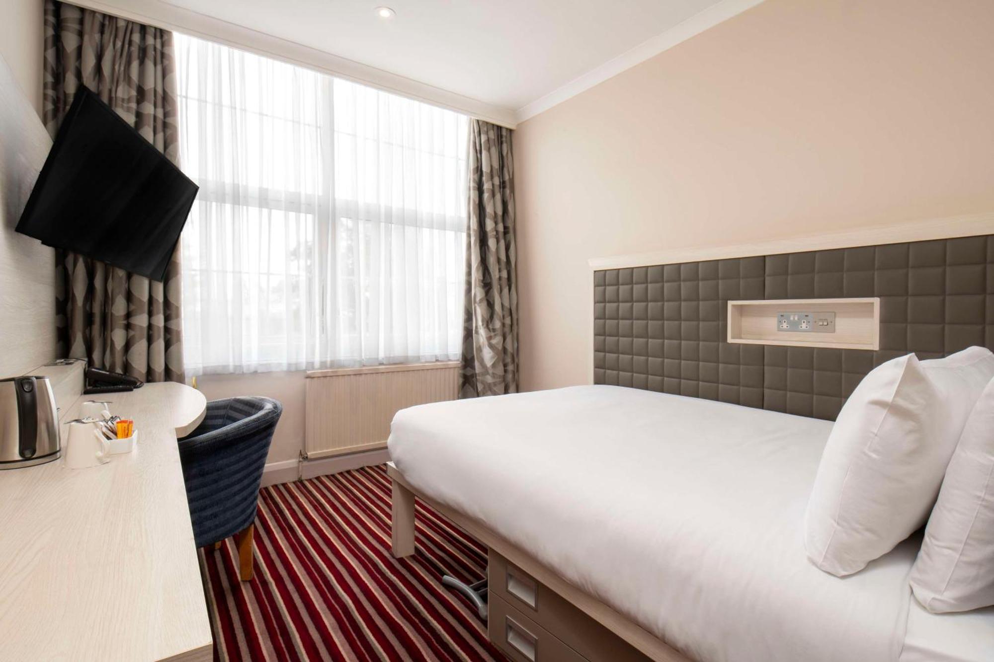 London Aerodrome Hotel, Bw Signature Collection Hotel