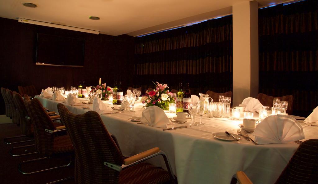 London Aerodrome Hotel, Bw Signature Collection 4*