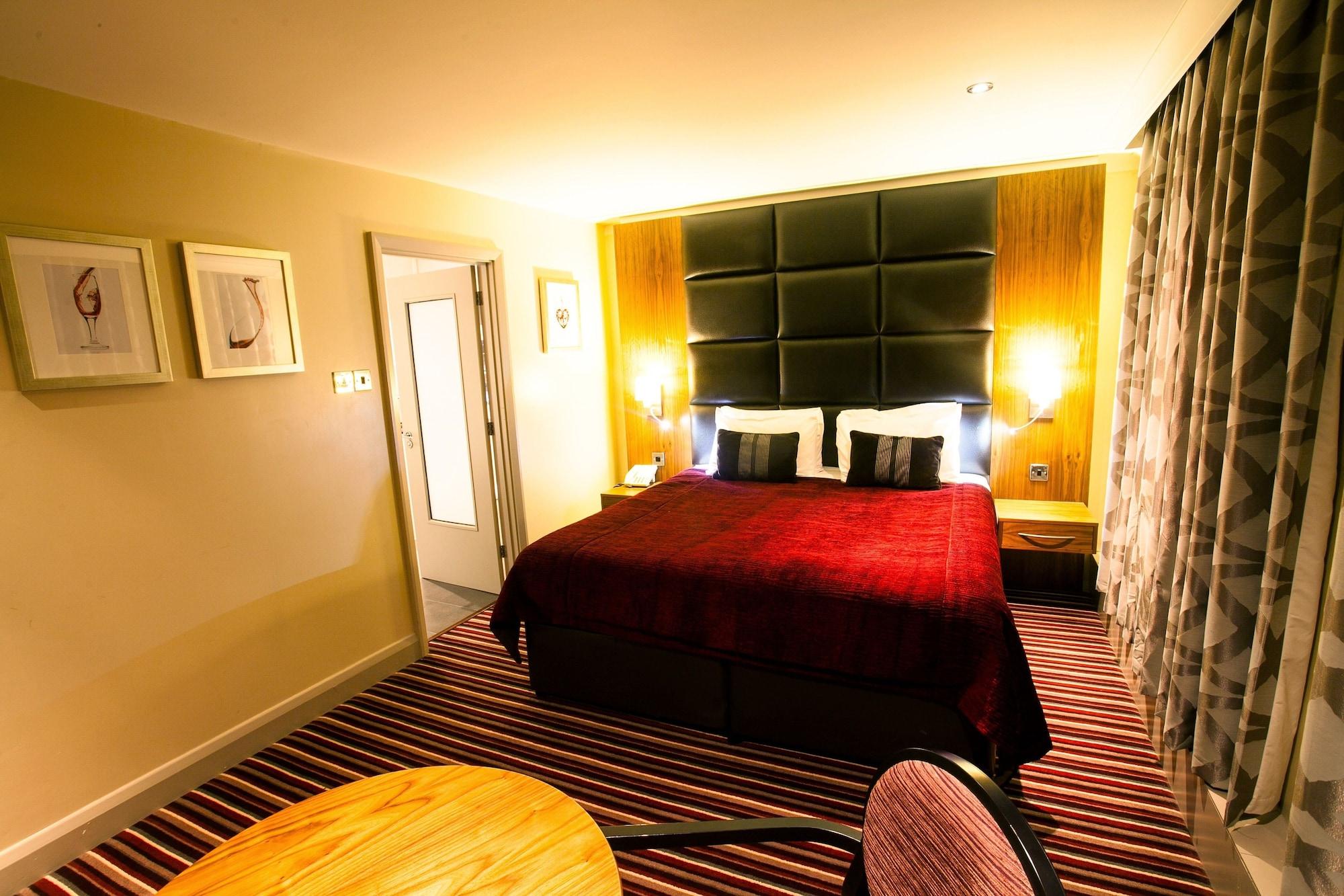 Hotel London Aerodrome Hotel, Bw Signature Collection London Borough of Croydon