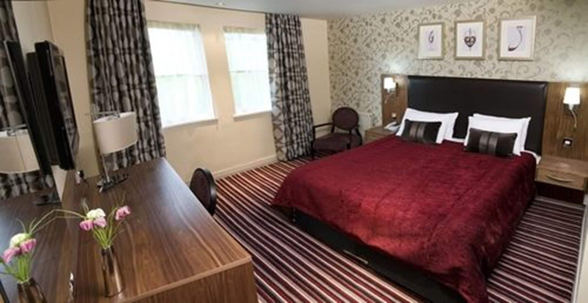 Отель London Aerodrome Hotel, Bw Signature Collection