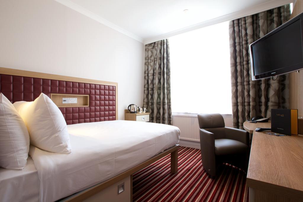 London Aerodrome Hotel, Bw Signature Collection