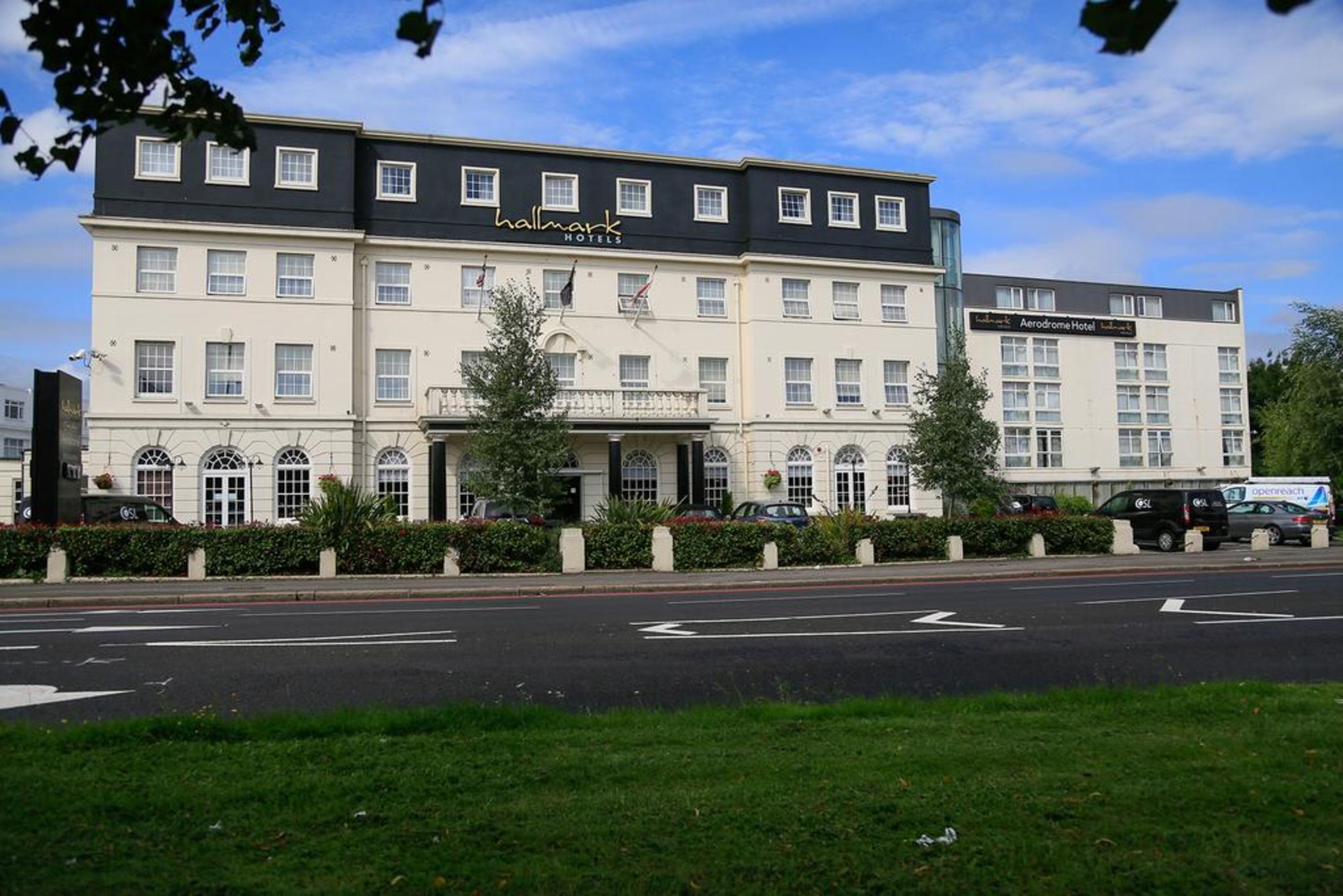 London Aerodrome Hotel, Bw Signature Collection