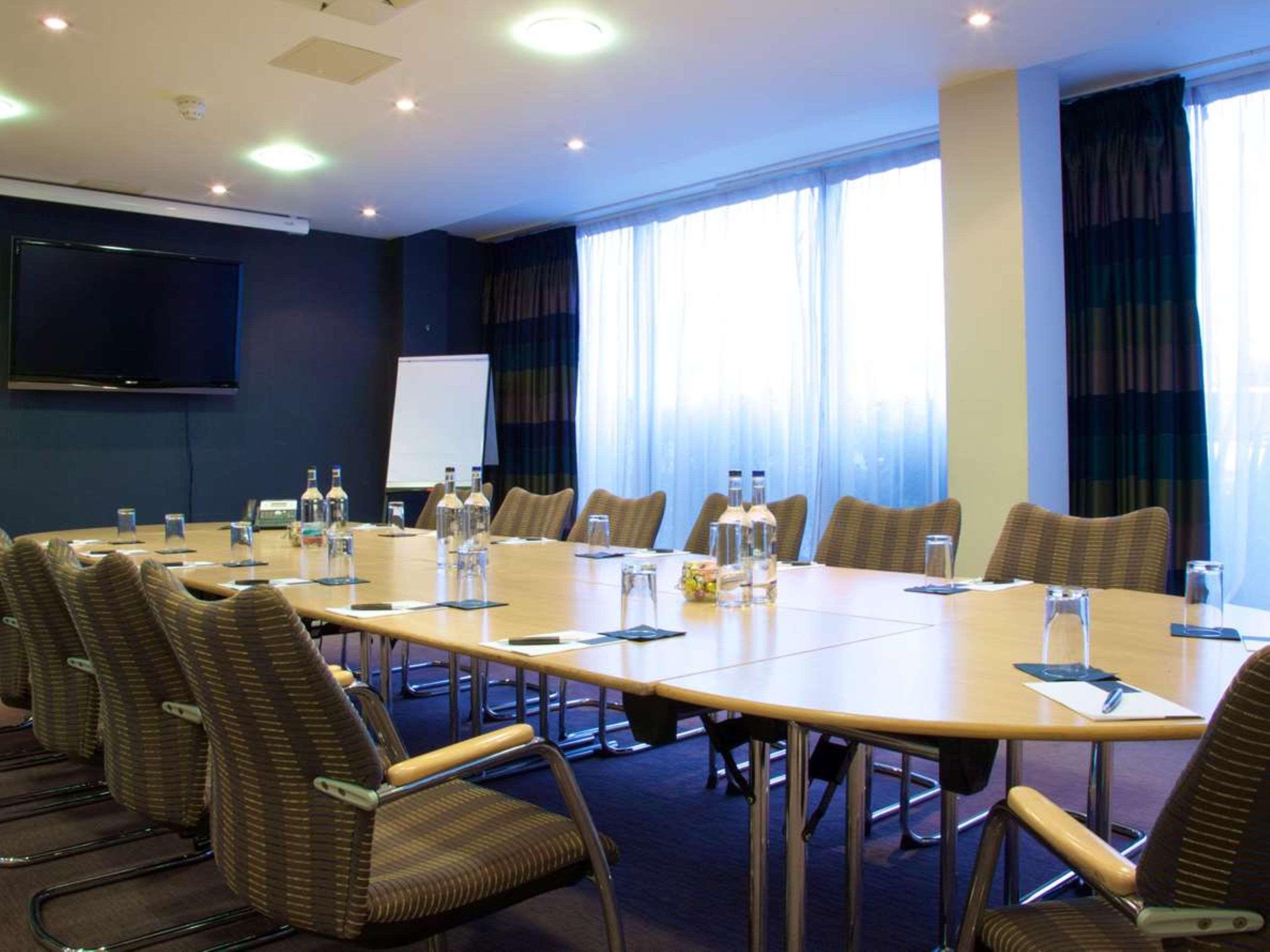 London Aerodrome Hotel, Bw Signature Collection