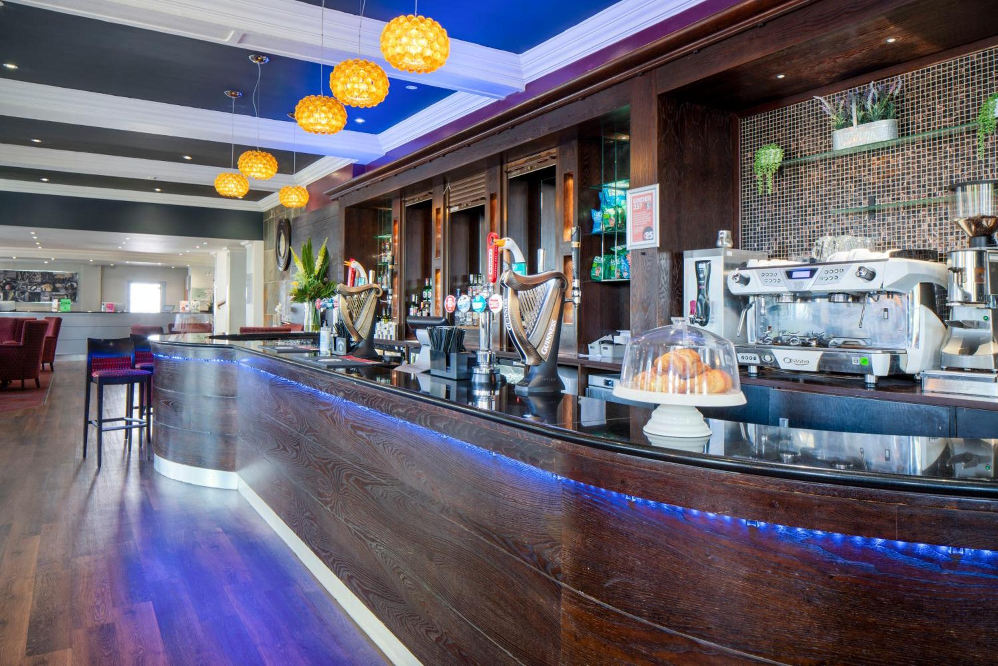 London Aerodrome Hotel, Bw Signature Collection 4* Кройдон