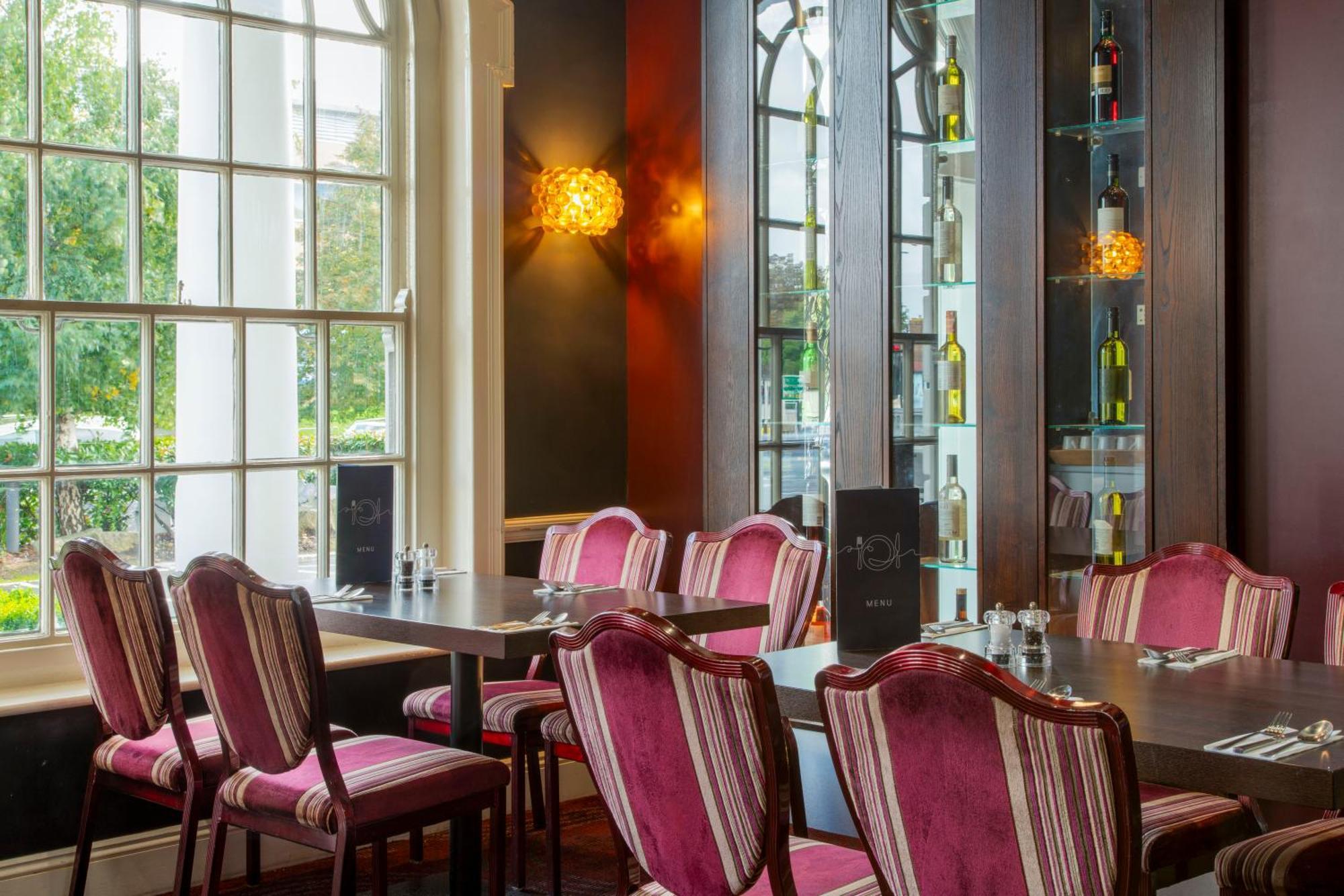 Отель London Aerodrome Hotel, Bw Signature Collection