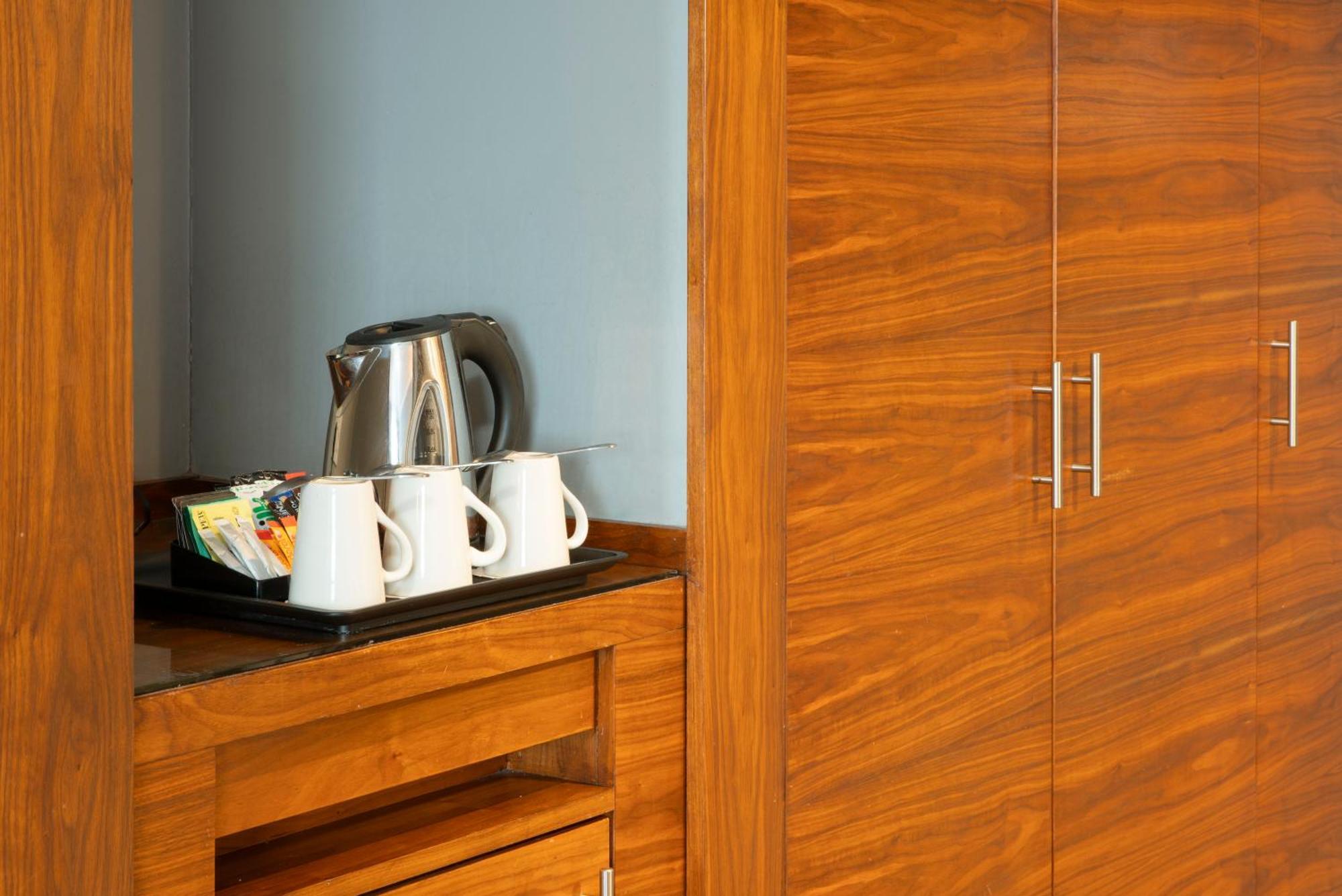 Отель London Aerodrome Hotel, Bw Signature Collection Кройдон