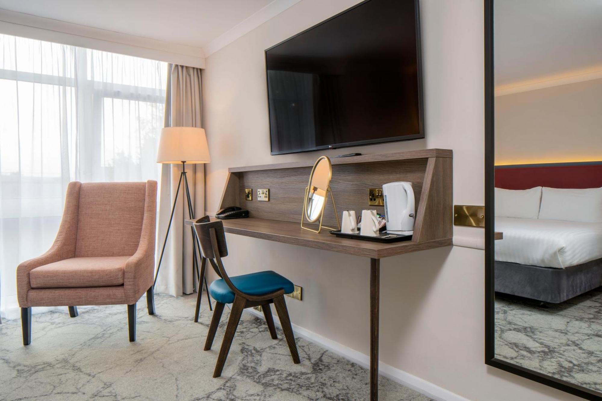 London Aerodrome Hotel, Bw Signature Collection