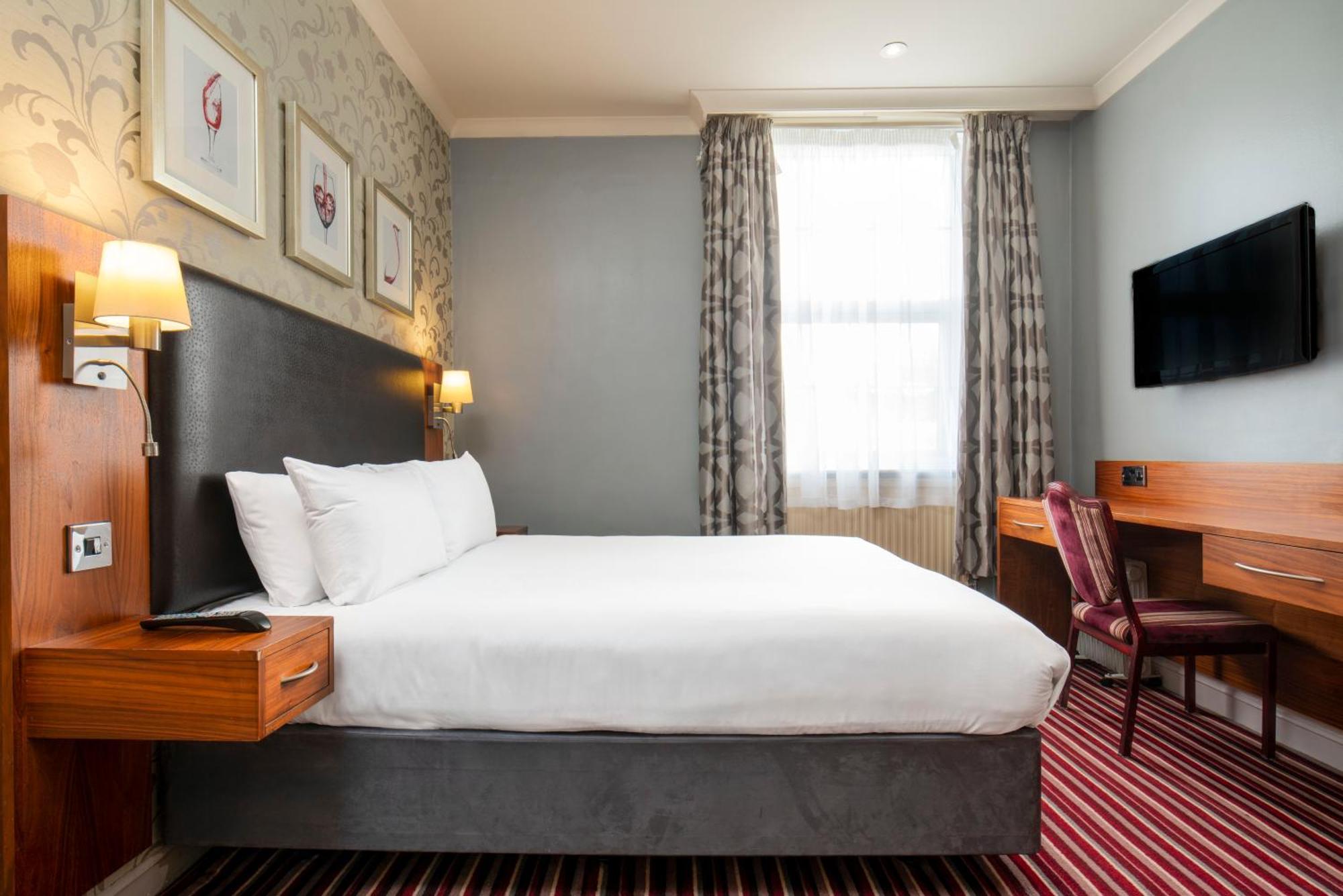 London Aerodrome Hotel, Bw Signature Collection Hotel London Borough of Croydon