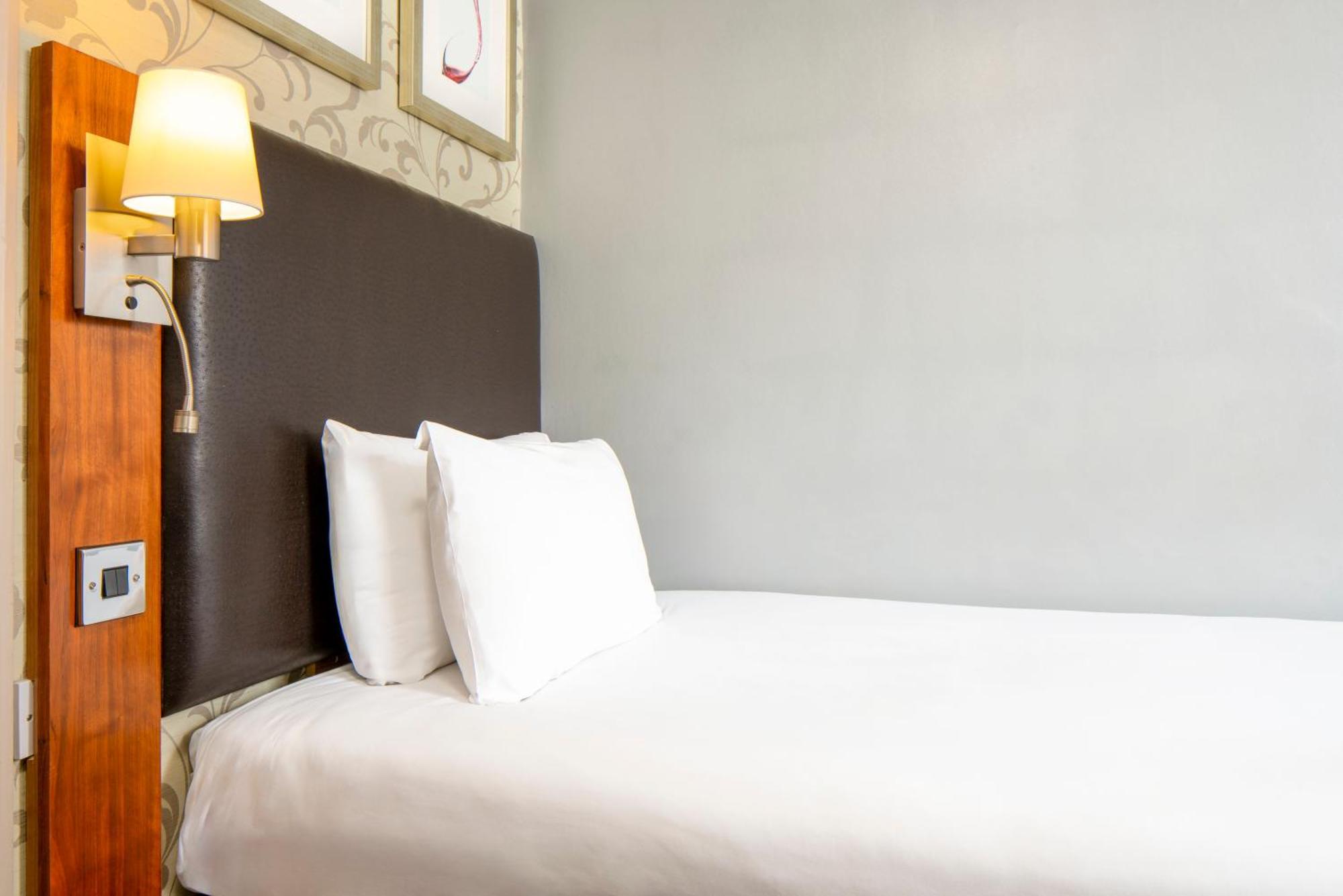 Отель London Aerodrome Hotel, Bw Signature Collection 4*