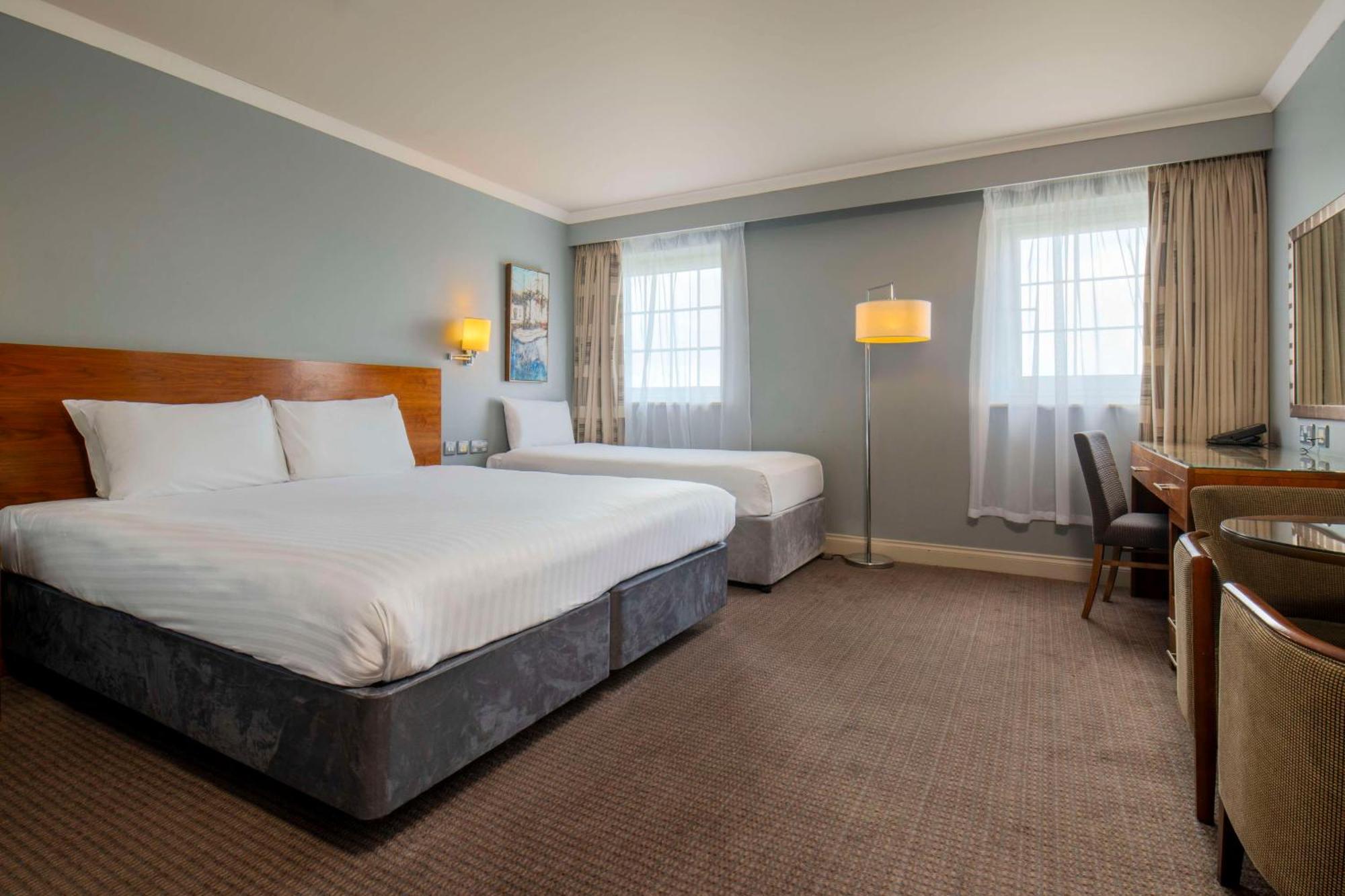 London Aerodrome Hotel, Bw Signature Collection 4*